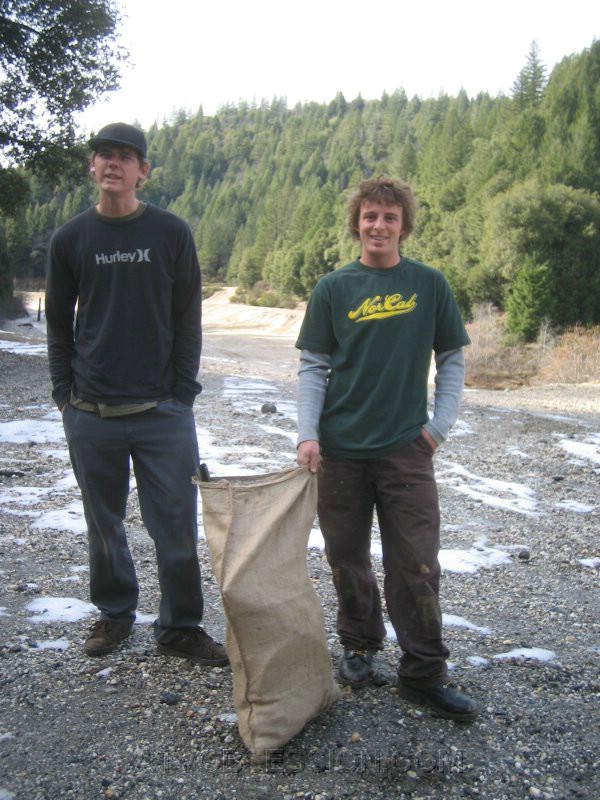 11. These 2 young guys were just out picking up trash...Good on you!.jpg